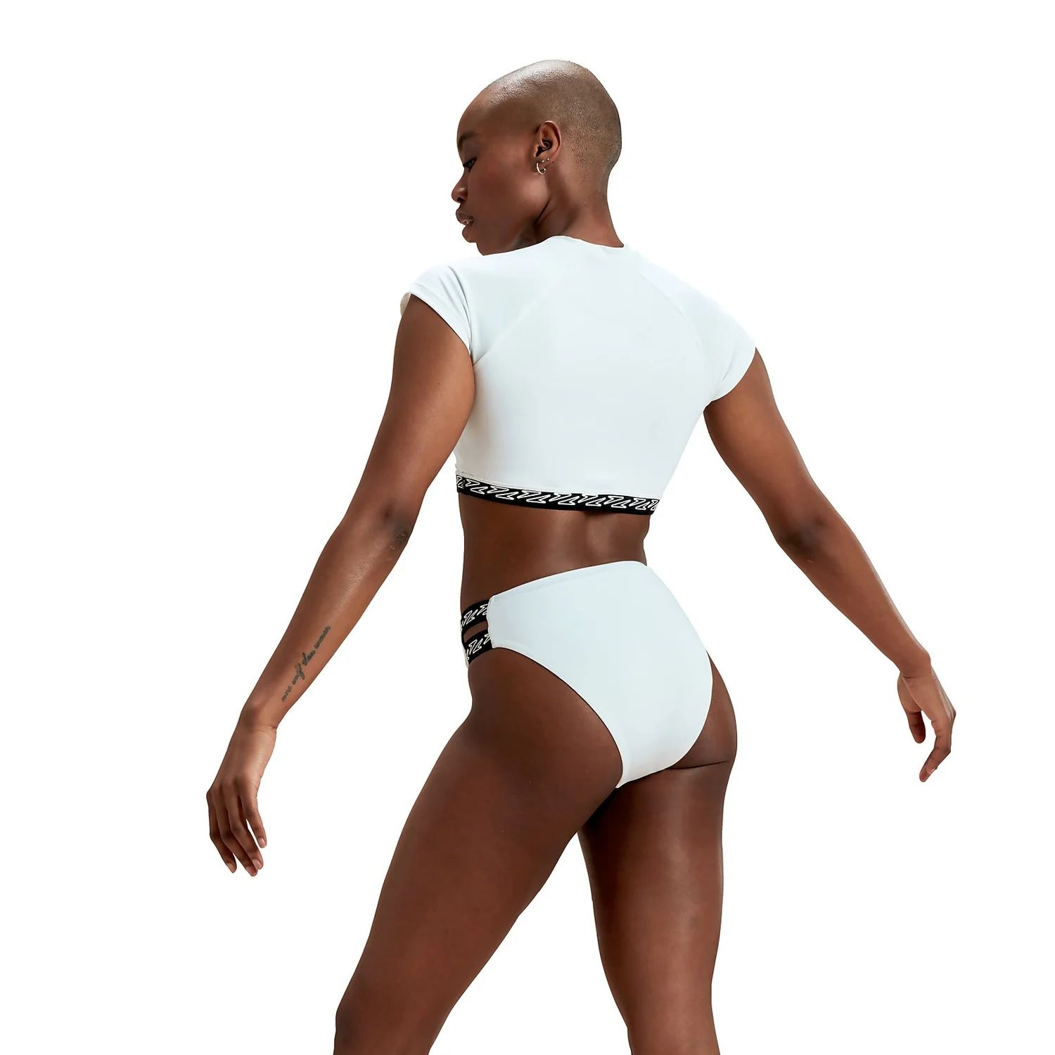 Speedo Flu3nte Solid Short Sleeve Logo Elastic Crop Top 5 Speedo Flu3nte Solid Short Sleeve Logo Elastic Crop Top - Image 3